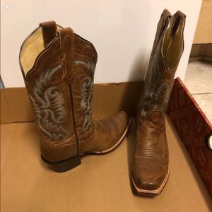 Women’s Nocona western boots -8B